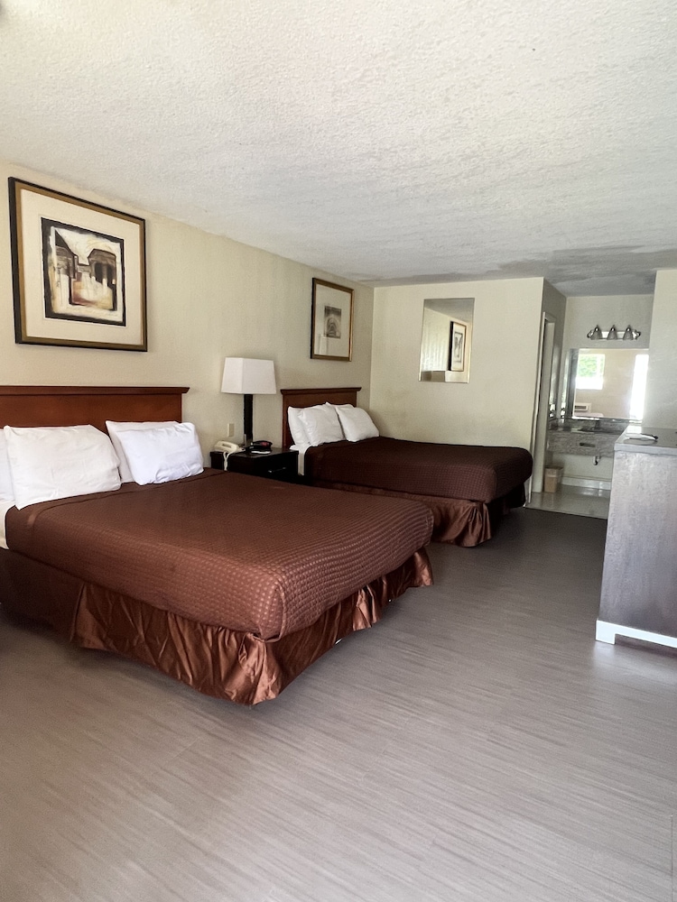 Americas Best Value Inn Edna - photo 9