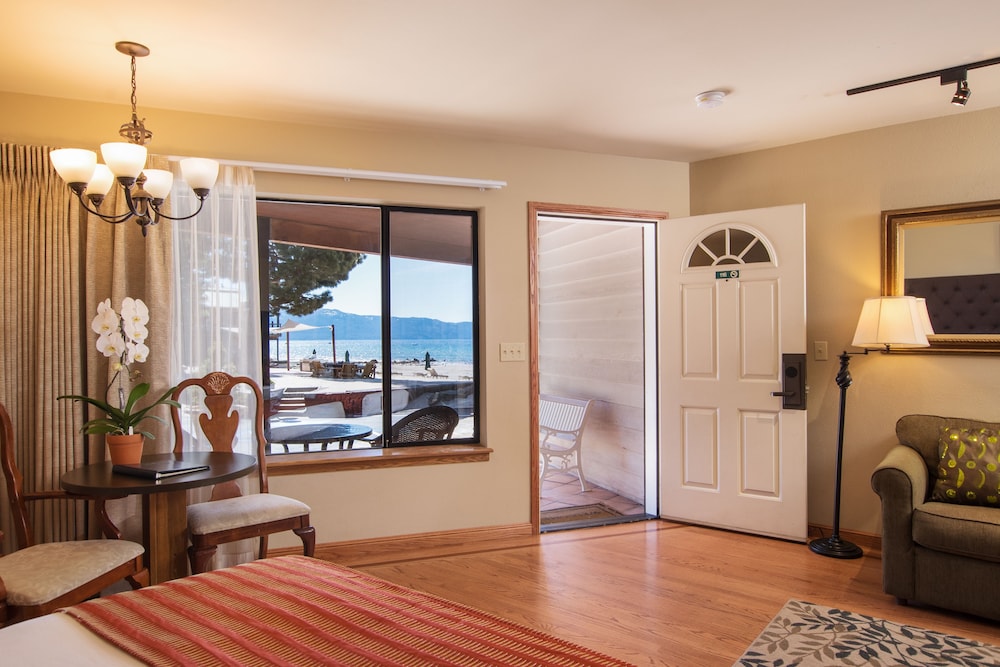 Mourelatos Lakeshore Resort - photo 32