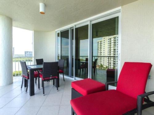 Deluxe Beachfront Condo Located in Prestigious Resort with Pool and Hot Tub by RedAwning - photo 2