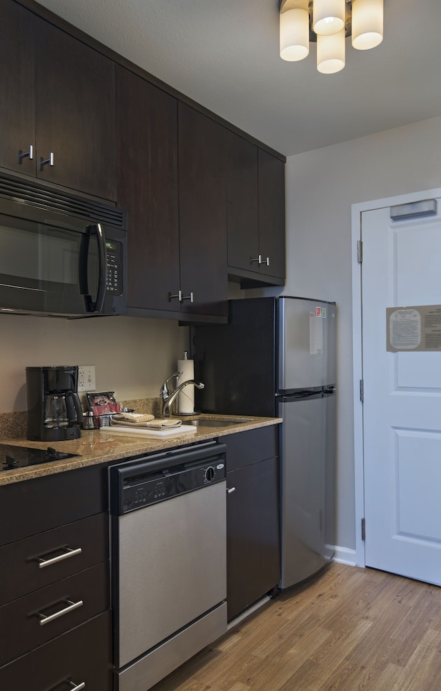 TownePlace Suites Fayetteville Cross Creek - photo 14