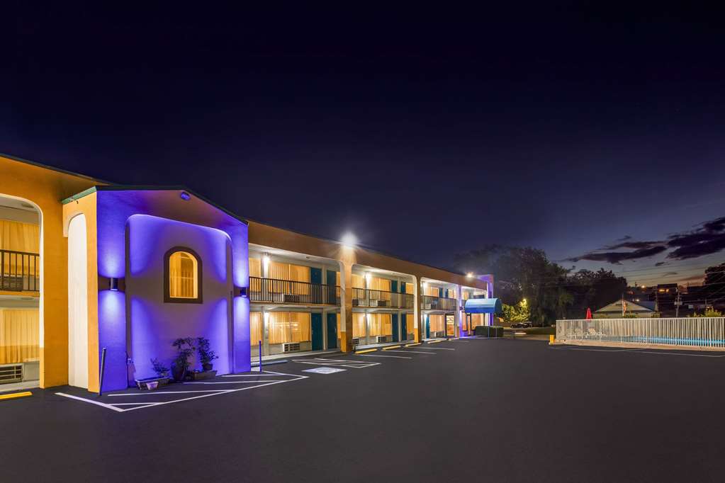 Days Inn by Wyndham Clayton - photo 9