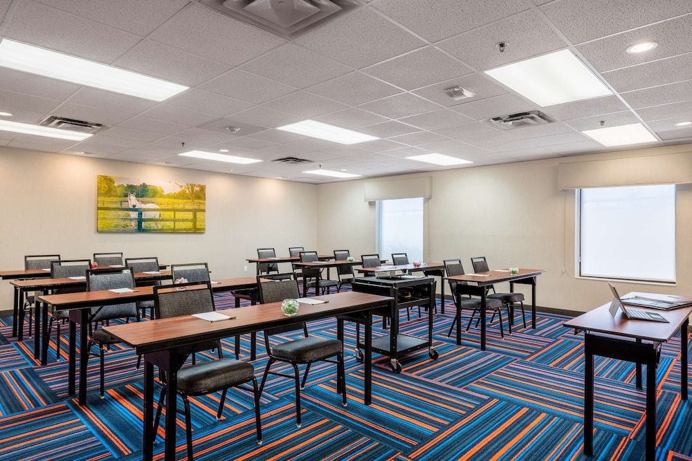 Hampton Inn & Suites Hopkinsville - photo 36