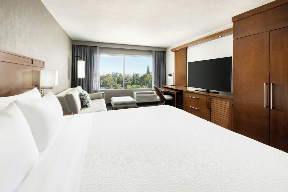 Courtyard by Marriott Los Angeles Woodland Hills - photo 15