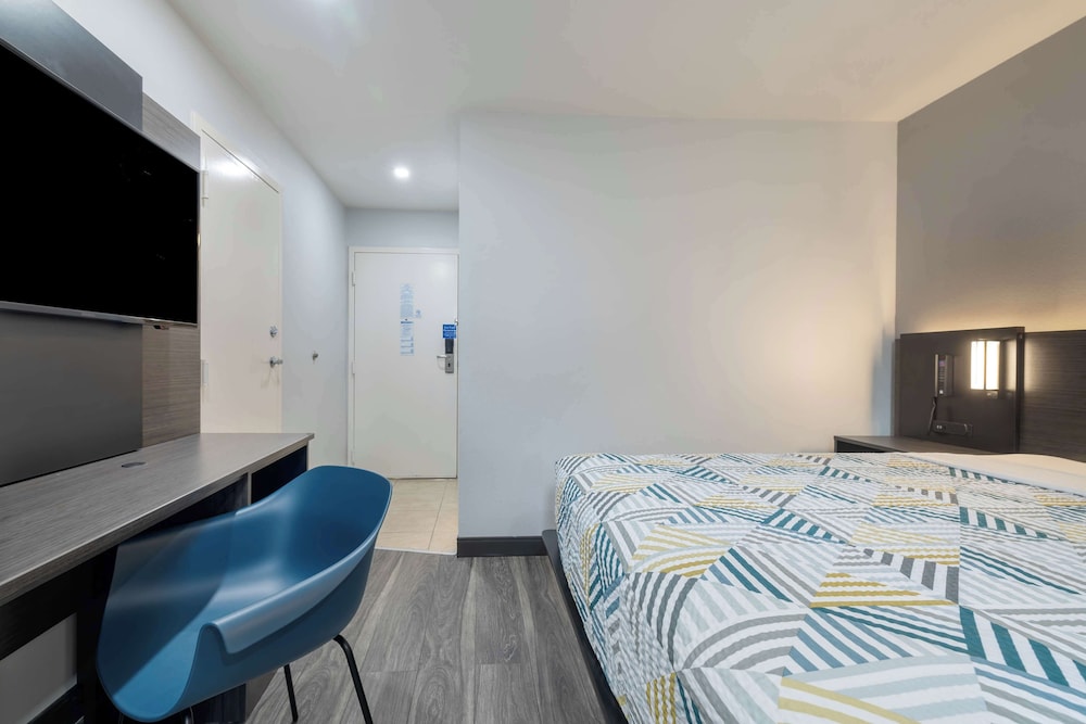 Motel 6 McAllen TX East - photo 17
