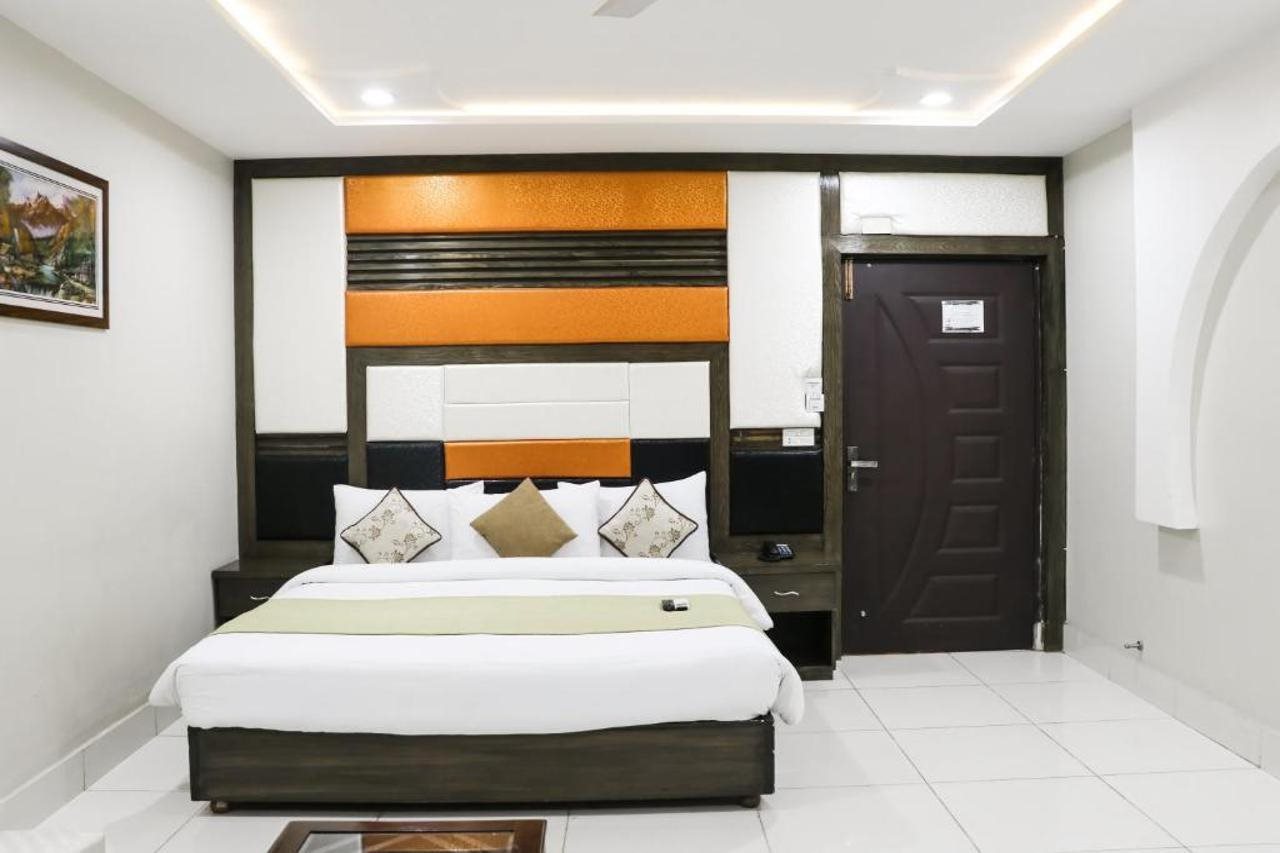 Hotel Crown Inn — Multan — photo 3