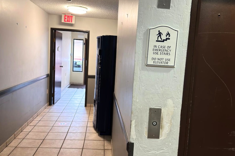 Surestay Plus Hotel by Best Western Oklahoma City North - photo 28