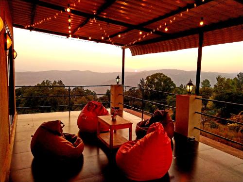 Dadaji Villa — 4-Star Luxury Hotel in Panchgani, India