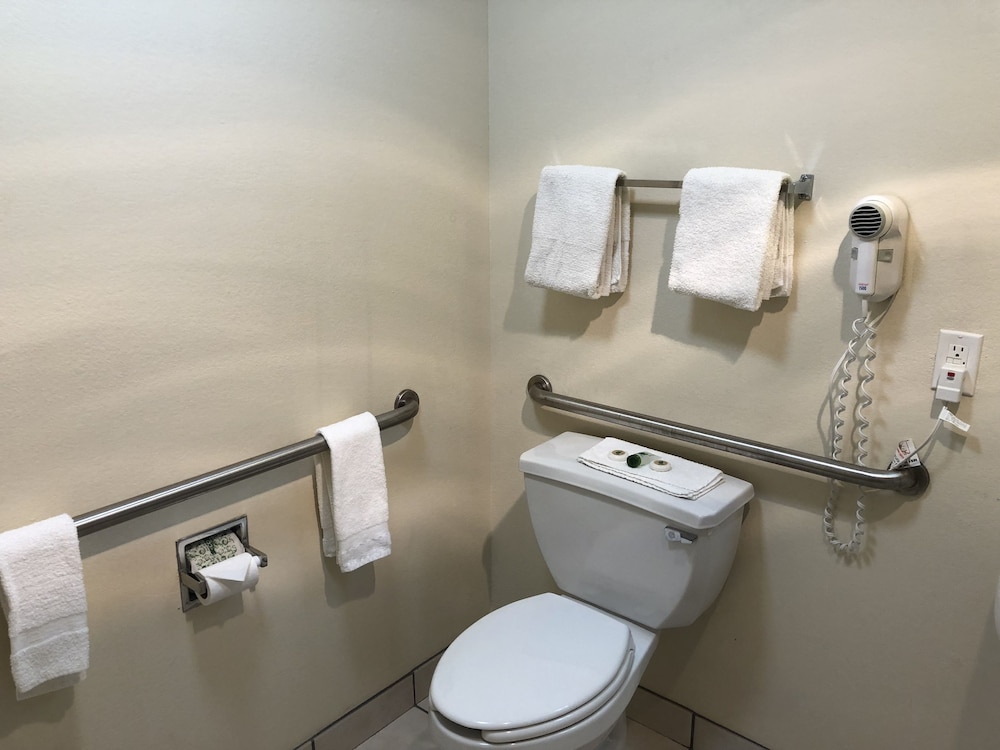 Days Inn by Wyndham Batavia Ohio - photo 10