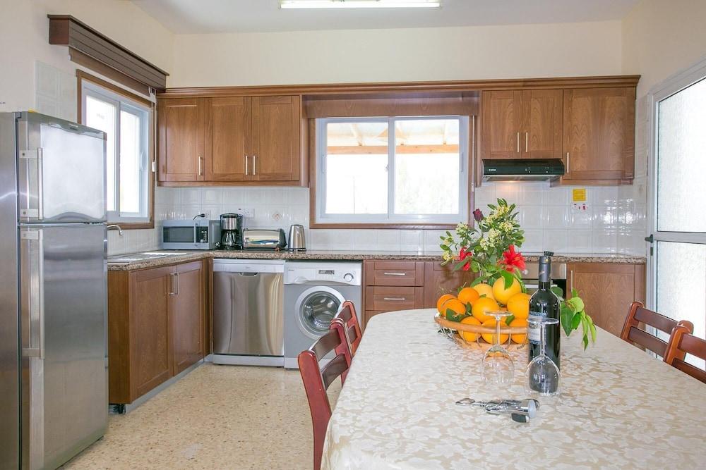 Argaka Sun Villa Ena Large Private Pool Walk To Beach Sea Views A C Wifi 2146