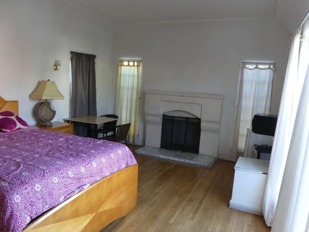 Wilshire Orange Hotel - photo 16