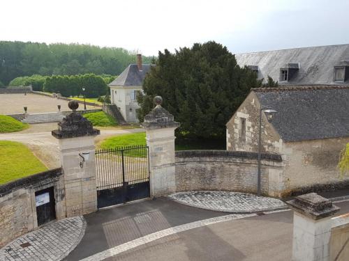 Gîte 18ème avec jardin jeux et ateliers cuisine près de l'Abbaye de Pontlevoy. FR 1 491 349 — hotel in Pontlevoy