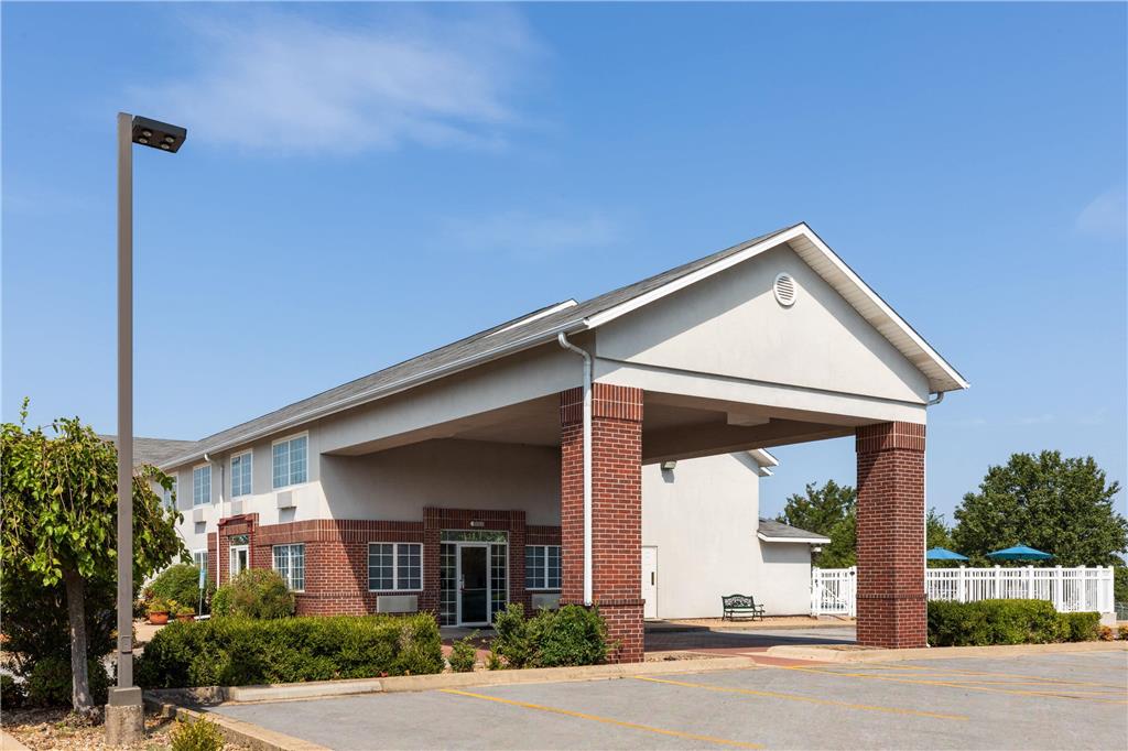 Days Inn by Wyndham Mountain Home - featured photo