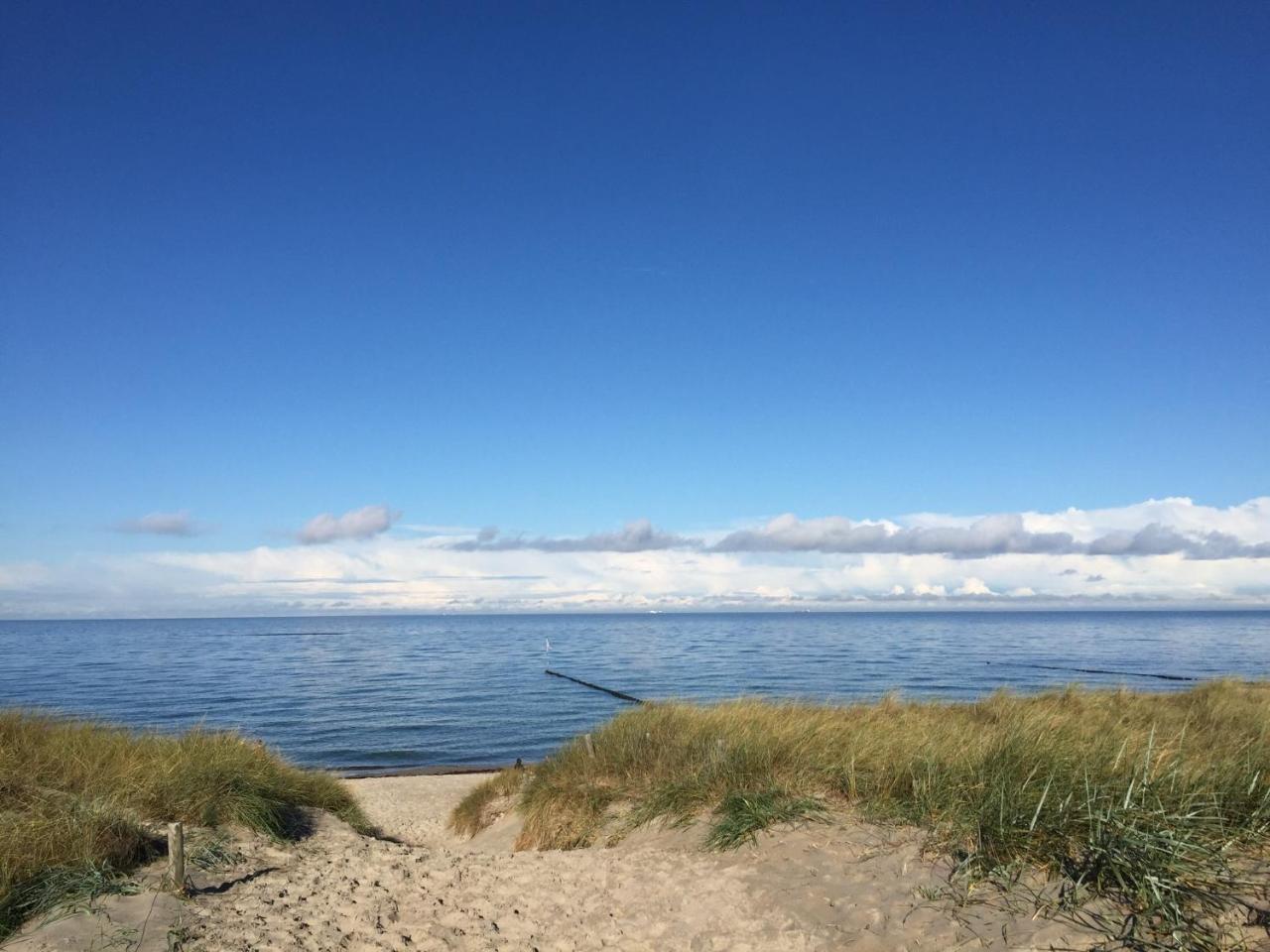 Die Kleine Acht Direkt Am Strand — 4-Star Luxury Hotel in Ostseebad Dierhagen, Germany