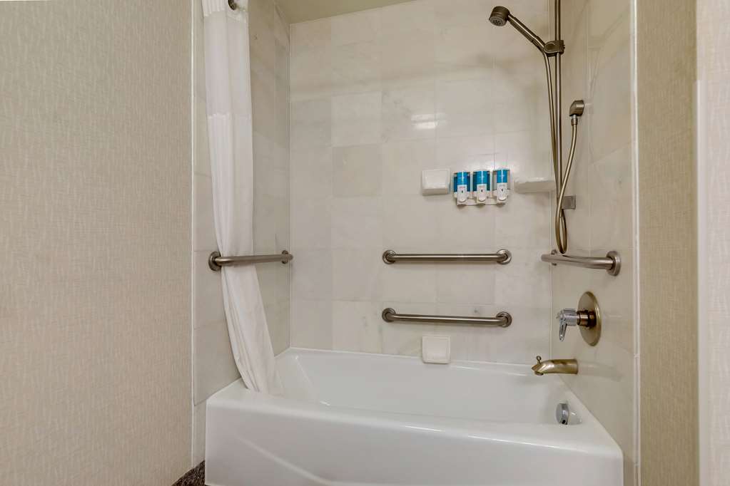 Drury Inn & Suites Charlotte Northlake - photo 38