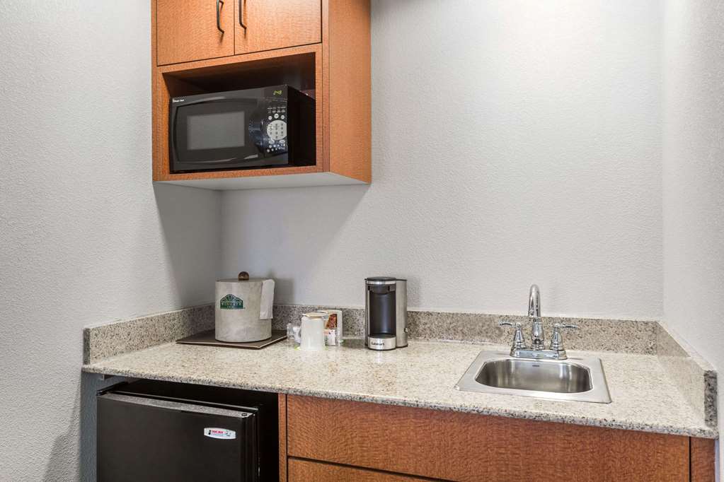 Wingate by Wyndham Chesapeake - photo 17