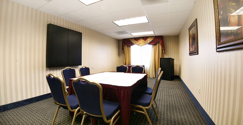 Hampton Inn & Suites Pittsburg CA - photo 104