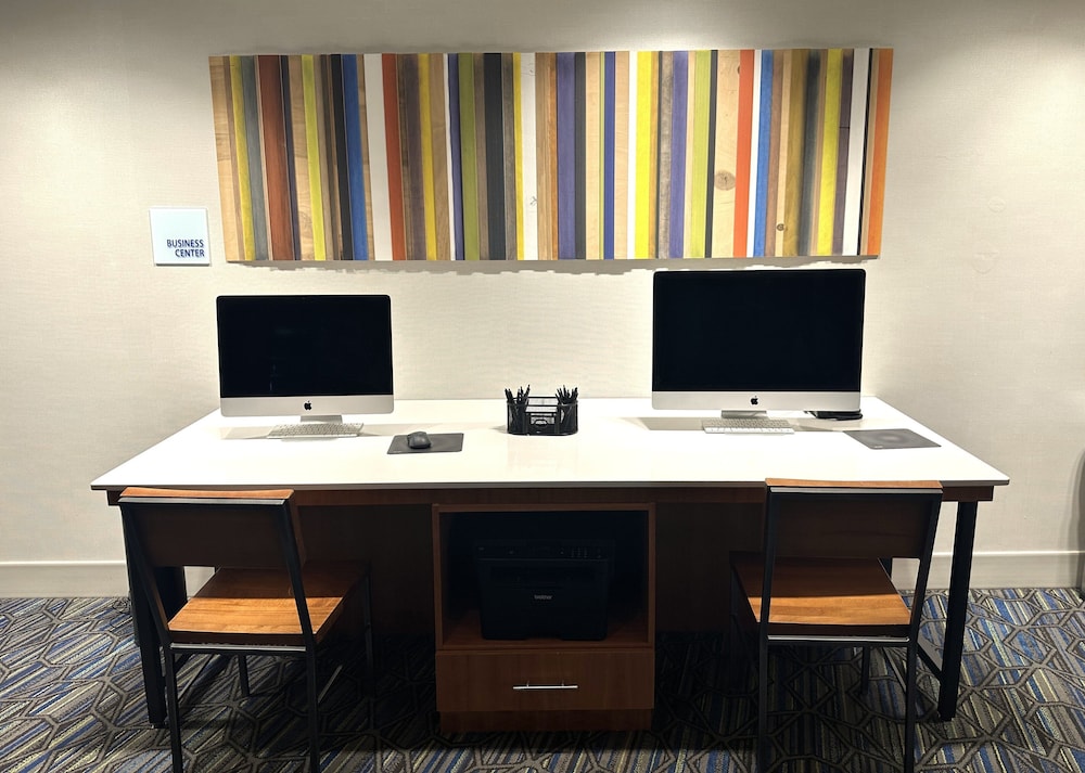 Holiday Inn Express and Suites Macon North - photo 35