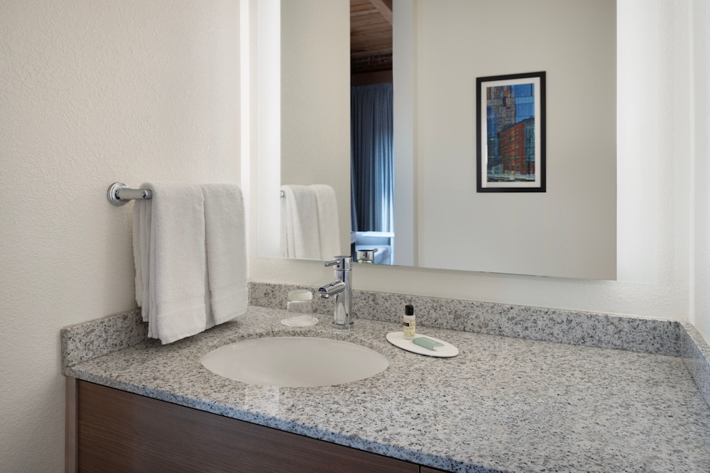 Residence Inn by Marriott Boston Downtown Seaport - photo 28