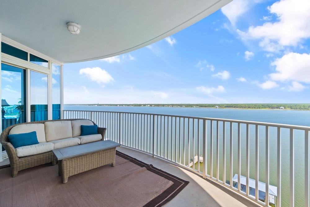 Lagoon Tower 1002 - photo 41