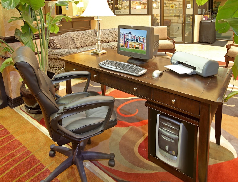 Holiday Inn Express Branson Green Mountain Drive by IHG - photo 29