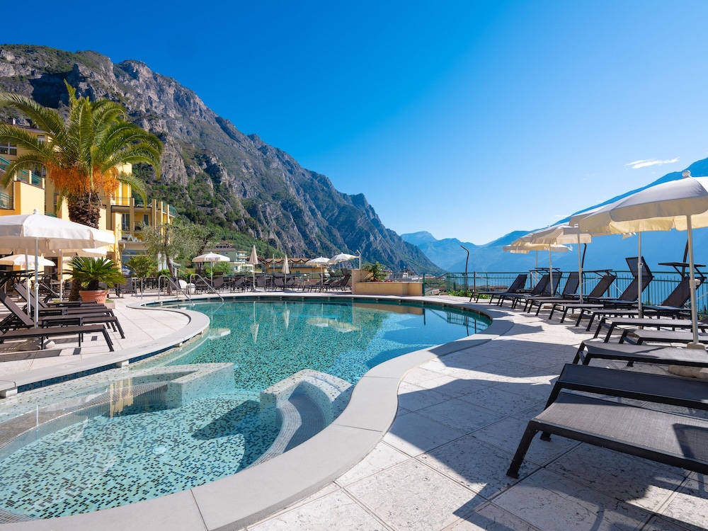 Hotel Cristina — hotel in Limone Sul Garda
