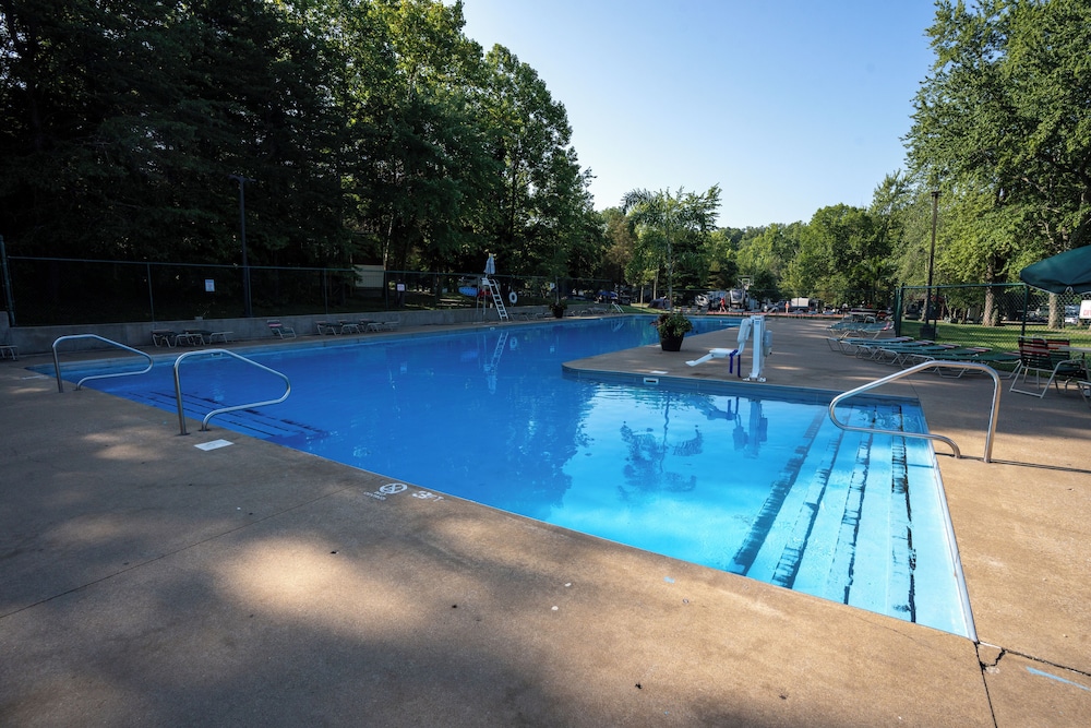 Lake Rudolph Campground & RV Resort - photo 10