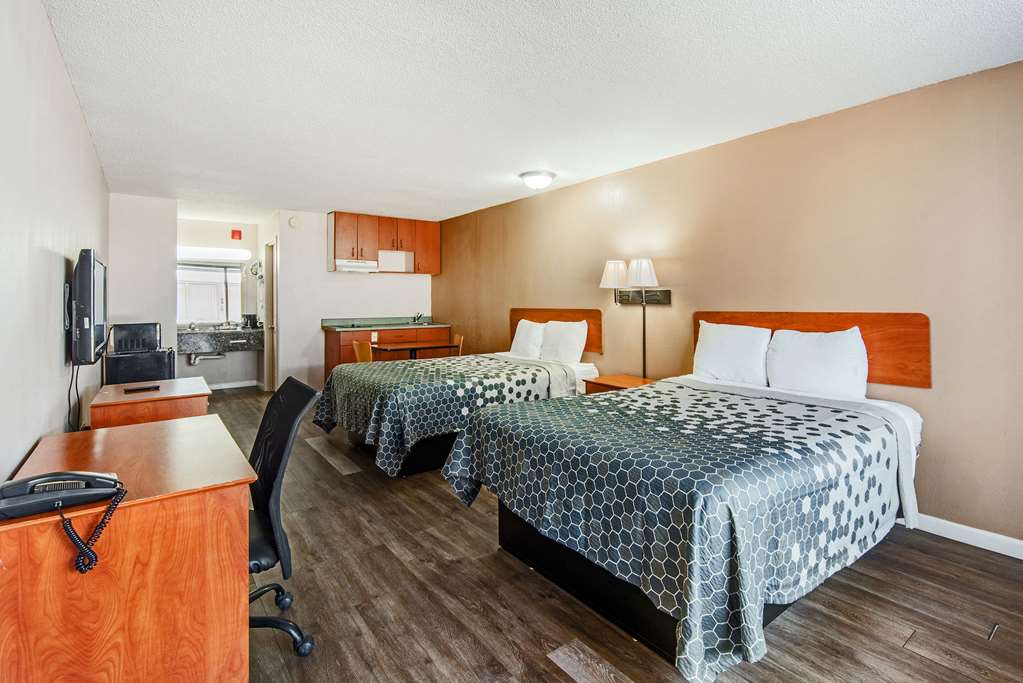 Econo Lodge And Suites Bricktown - photo 18