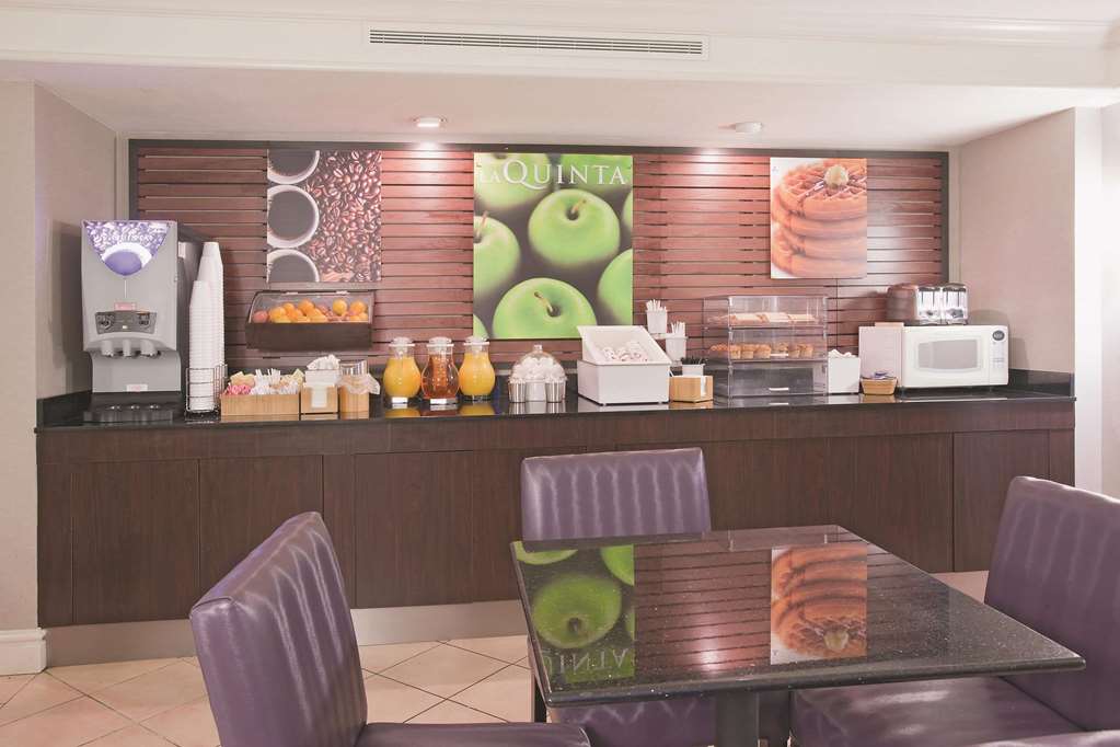 La Quinta Inn by Wyndham Salt Lake City Midvale - photo 20