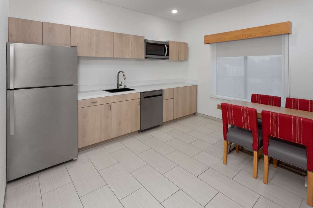 La Quinta Inn & Suites Coralville Iowa City - photo 23