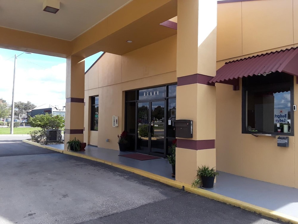 Budget Lodge of Mount Dora - photo 41