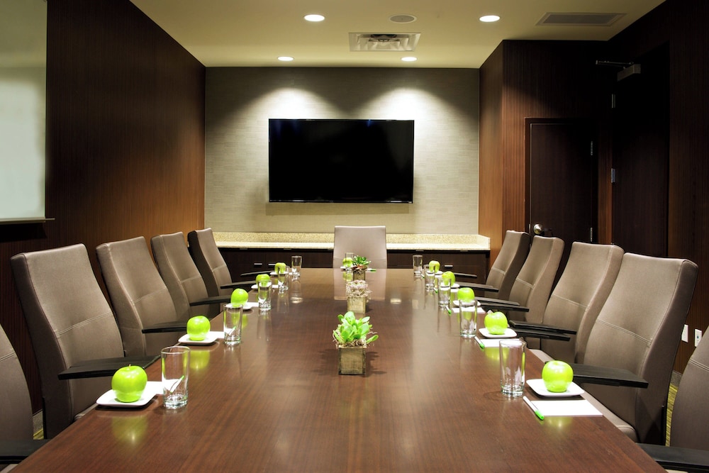 Courtyard by Marriott Seattle Everett Downtown - photo 42
