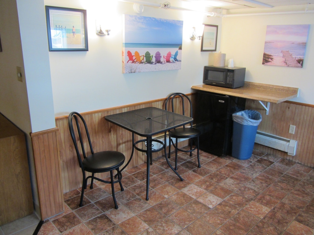 Green Dolphin Motel - photo 34