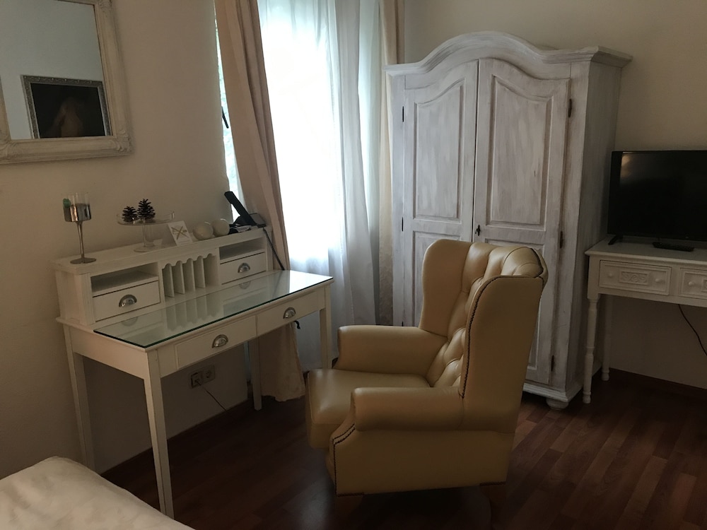 In-room business center