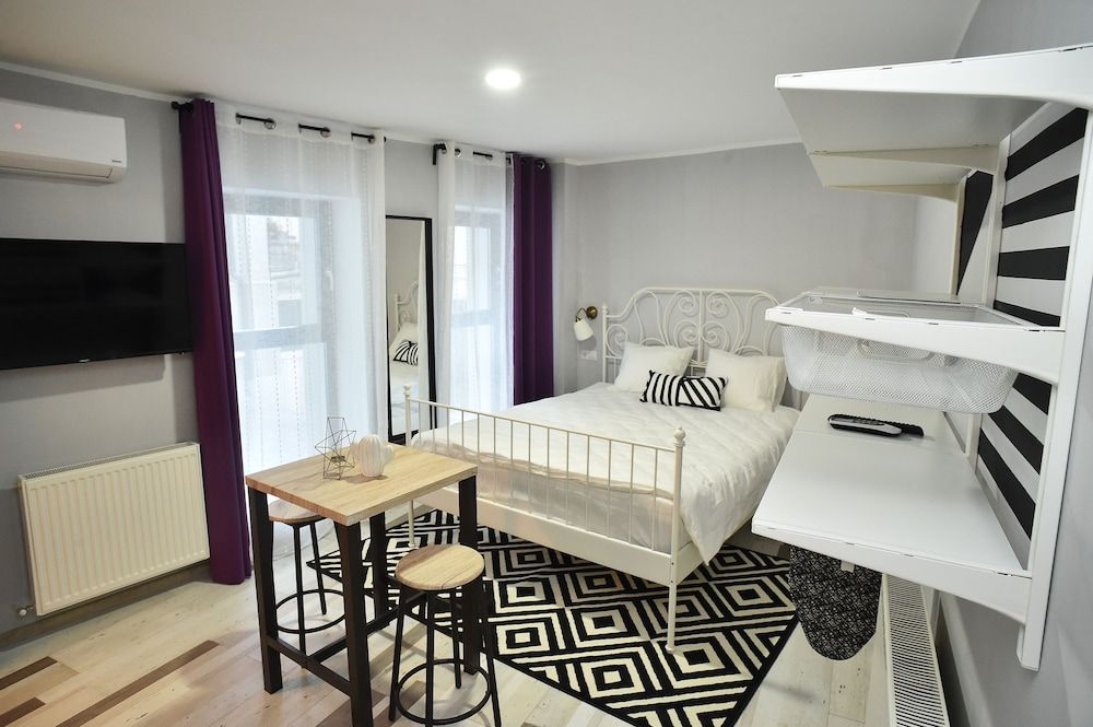 Heights Accommodation City Center - carbon neutral hotel in Bucharest