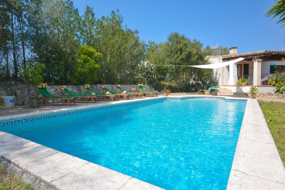 Short Dhortella in Sant Joan, Spain