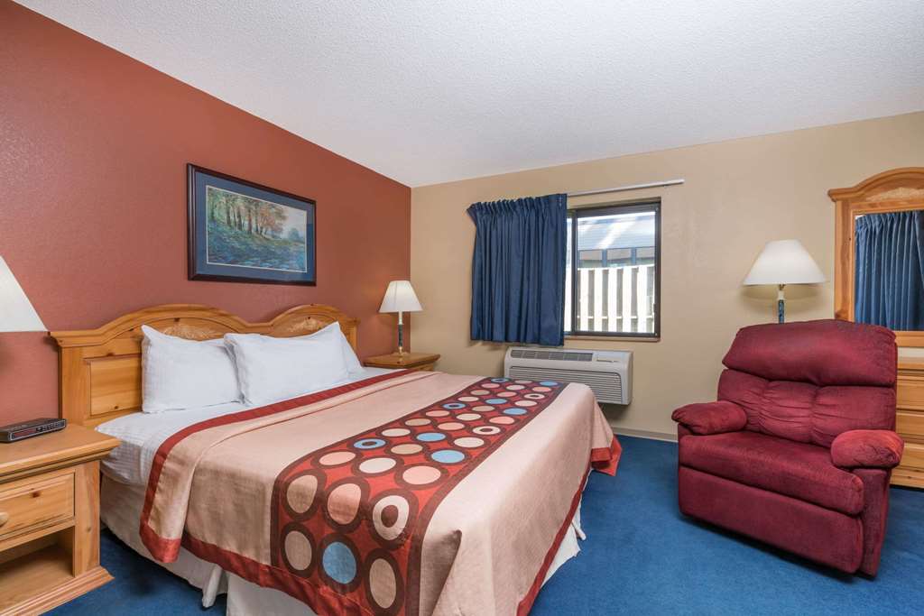 Super 8 by Wyndham Baxter Brainerd Area - photo 12