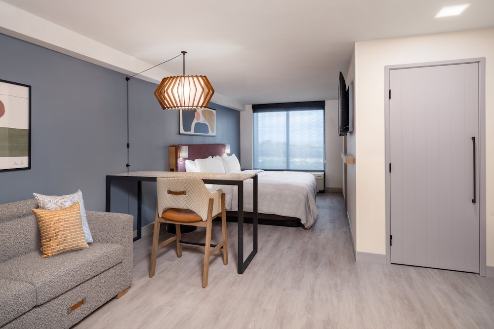 Atwell Suites Austin Airport by IHG - photo 30