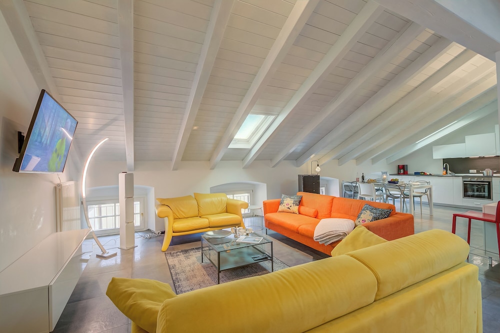 Loft & Jacuzzi — 4-Star Luxury Hotel in Riva Del Garda, Italy