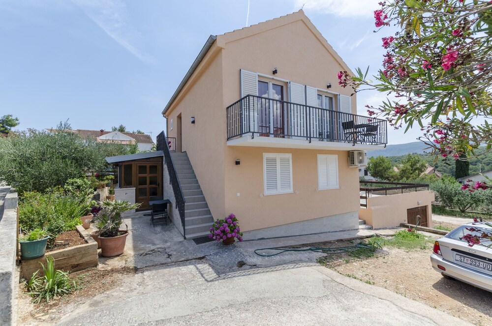 Antonella — 4-Star Luxury Hotel in Jelsa, Croatia