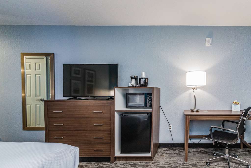 La Quinta Inn & Suites by Wyndham Tomball - photo 19