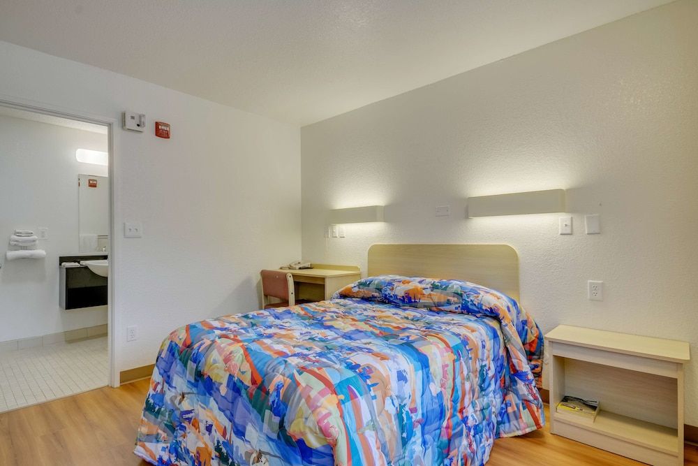 Motel 6 Tuscaloosa - photo 16