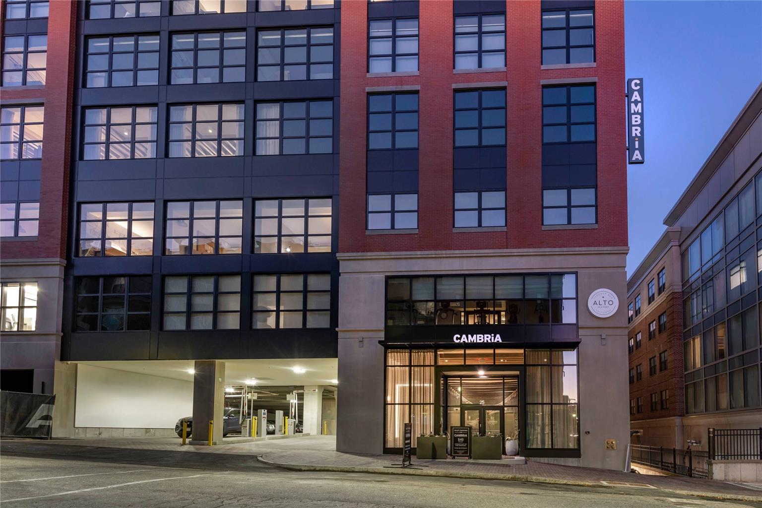 Cambria Hotel Portland Downtown Old Port - photo 2