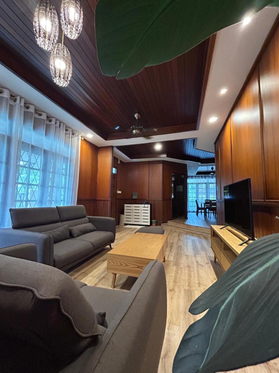 De Wooden Bungalow Stutong Kuching — 4-Star Luxury Hotel in Kuching, Malaysia
