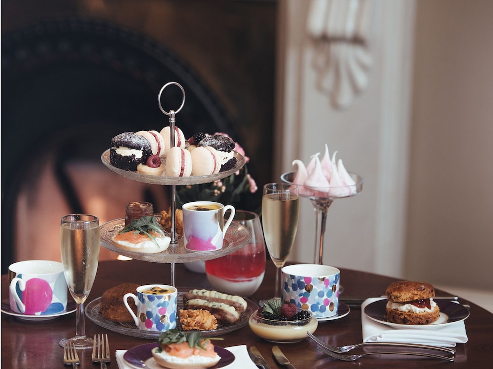 Oaklands Hall Hotel Grimsby - carbon neutral hotel in Grimsby
