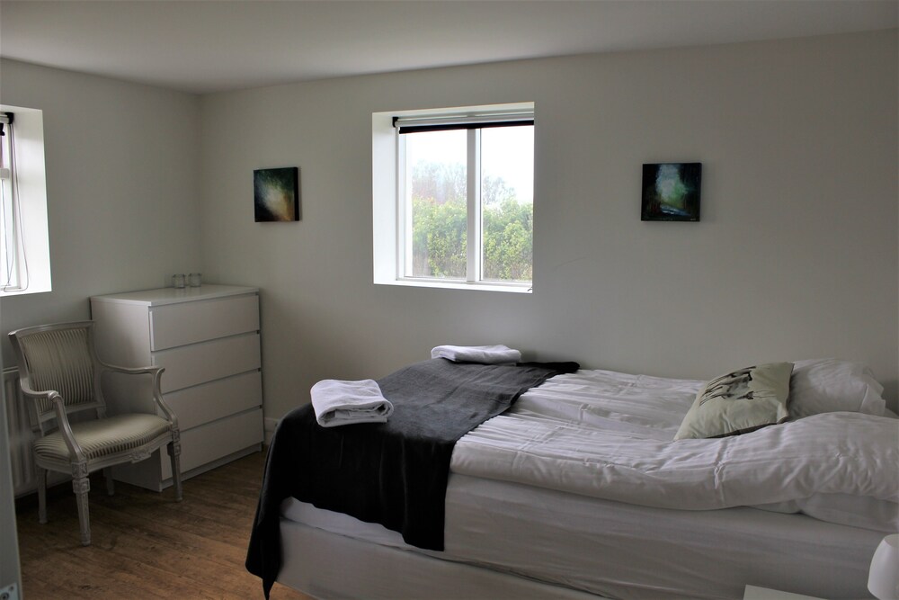 Gallery Guesthouse StayWest