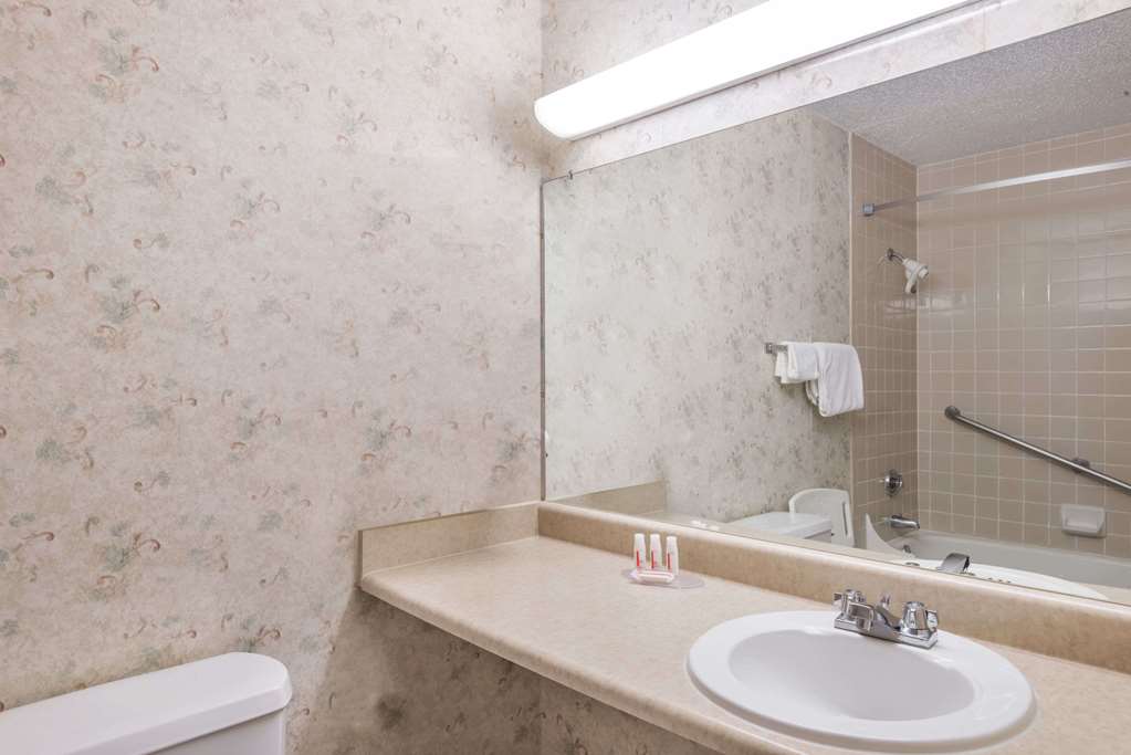 Ramada by Wyndham Watertown Thousand Islands NY - photo 11