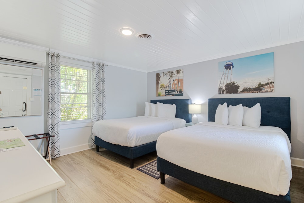 The Inn at River Oaks - photo 45