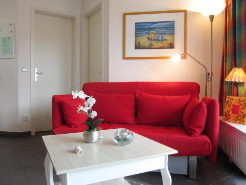 Ferienwohnung Waldblick Nr. 17 — 4-Star Luxury Hotel in Ostseebad Kuehlungsborn, Germany