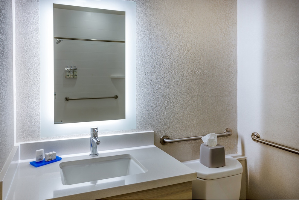 Holiday Inn Express Hotel & Suites Salisbury Delmar by IHG - photo 19