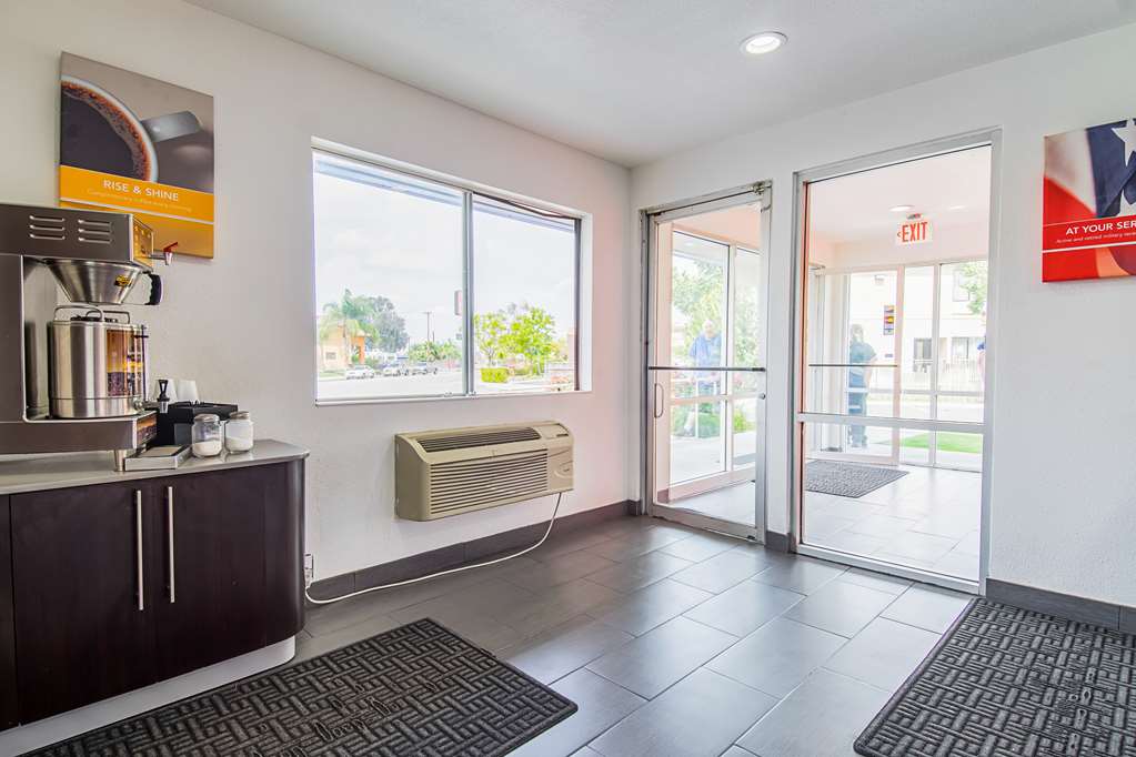 Motel 6 Bakersfield CA Airport - photo 26